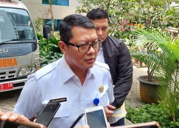 Plt Disdik DKI Jakarta, Budi Awaluddin, saat diwawancara wartawan di Balai Kota DKI Jakarta, Rabu (26/4/2023. FOTO | Dok. Kompas.com