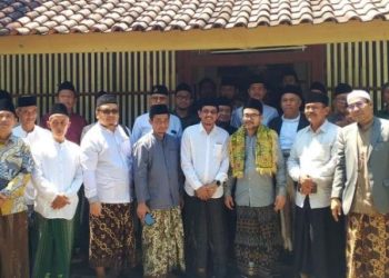 Sejumlah kiai menggelar Musyawarah Besar (Mubes) Alim Ulama, di Bangkalan, Madura, Jawa Timur, pada Minggu (18/8). FOTO | Dok. Istimewa