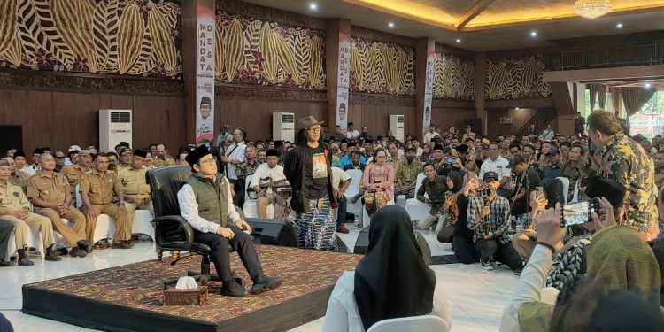 Gus Muhaimin menerima mandat dari ratusan kepala desa untuk menju nyapres 2024 - FOTO | Dok. Media  Center DPP PKB
