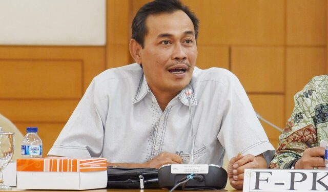 Anggota DPR RI dari FPKB Ibnu Multazam meminta agar RUU Daerah Kekhususan Jakarta (DKJ) tetap mengakomodir agar gubernur DKJ Jakarta tetap dipilih rakyat Jakarta.