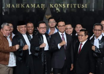 Pasangan calon nomor urut 1 Anies Baswedan-Muhaimin Iskandar (Cak Imin) hadir langsung ke Mahkamah Konstitusi (MK) dalam sidang perdana gugatan sengketa Pilpres 2024, Rabu (27/3/2024). FOTO | Dok. Media Center DPW PKB Jakarta