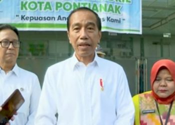 Presiden Joko Widodo saat memberikan keterangan pers di Pontianak, Kalimantan Barat, Kamis (21/3/2024).(Dok. Sekretariat Presiden)