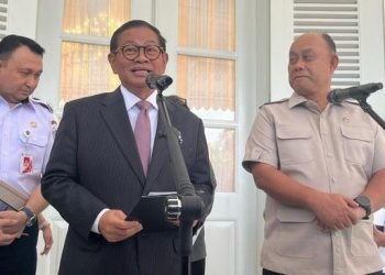Pramono bertemu dengan Kepala Badan Gizi Nasional (BGN) Dadan Hindayana dalam rapat tertutup di Balai Kota DKI Jakarta, Rabu (12/3/2025). FOTO | Dok. balaikota