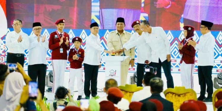 Prabowo Resmikan 166 Sekolah Rakyat di 34 Provinsi, Pendidikan Berkualitas untuk Anak dari Keluarga Miskin
